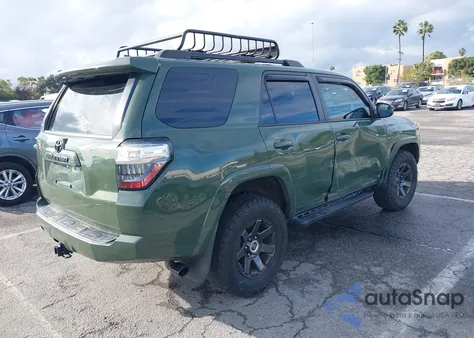 2022 Toyota 4Runner Trail Special Edition z USA, uszkodzony, nr VIN JTETU5JR8N6071555